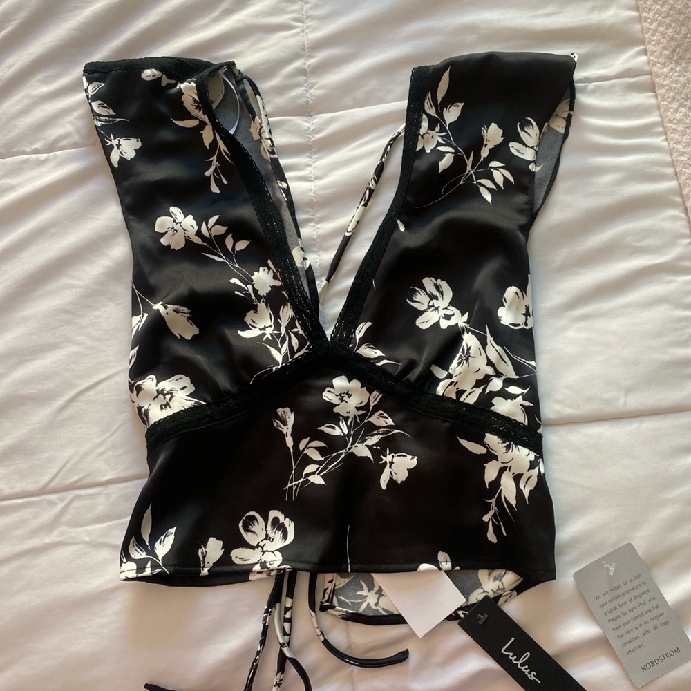 Lulus top with tie back